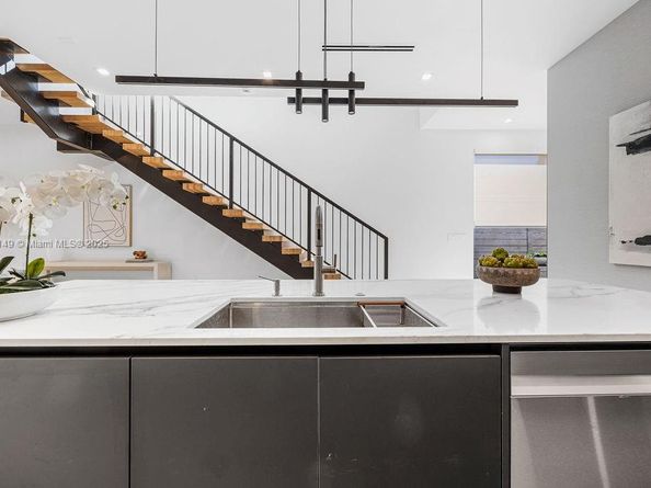 1220 NE 13th Ave, Fort Lauderdale FL 33304