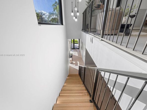 1220 NE 13th Ave, Fort Lauderdale FL 33304