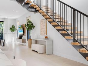 1220 NE 13th Ave, Fort Lauderdale FL 33304