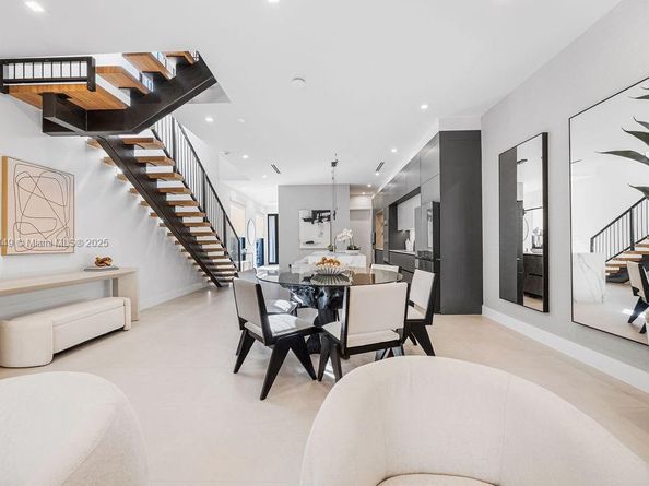 1220 NE 13th Ave, Fort Lauderdale FL 33304