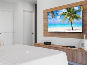 1220 NE 13th Ave, Fort Lauderdale FL 33304