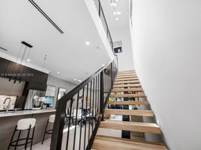 1220 NE 13th Ave, Fort Lauderdale FL 33304