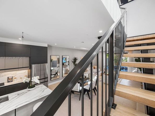 1220 NE 13th Ave, Fort Lauderdale FL 33304