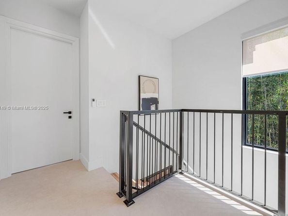 1220 NE 13th Ave, Fort Lauderdale FL 33304