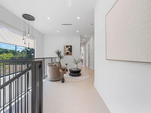 1220 NE 13th Ave, Fort Lauderdale FL 33304