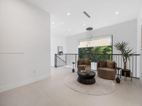 1220 NE 13th Ave, Fort Lauderdale FL 33304