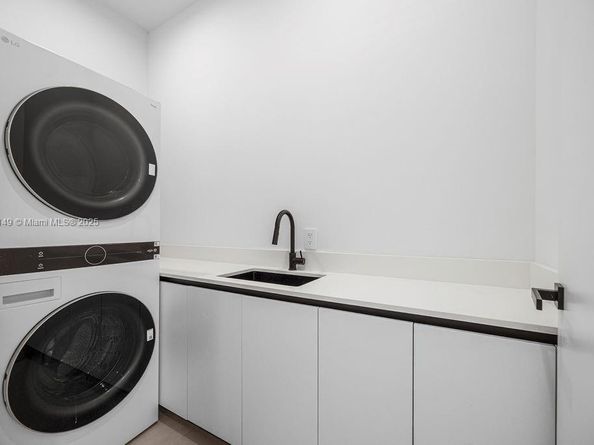 1220 NE 13th Ave, Fort Lauderdale FL 33304