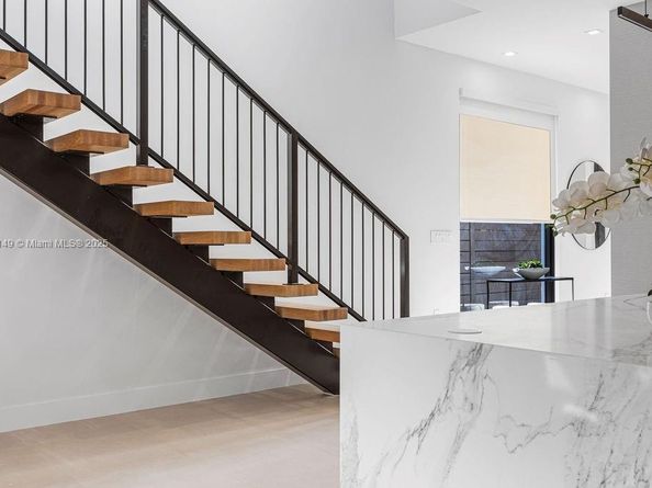 1220 NE 13th Ave, Fort Lauderdale FL 33304