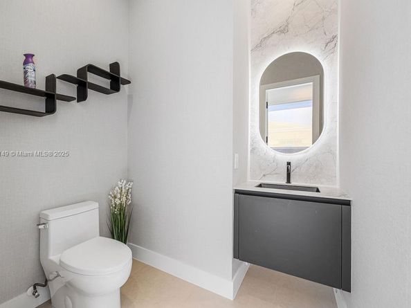 1220 NE 13th Ave, Fort Lauderdale FL 33304