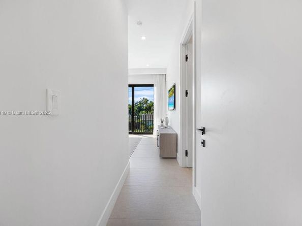 1220 NE 13th Ave, Fort Lauderdale FL 33304