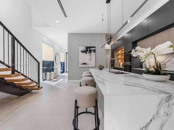 1220 NE 13th Ave, Fort Lauderdale FL 33304