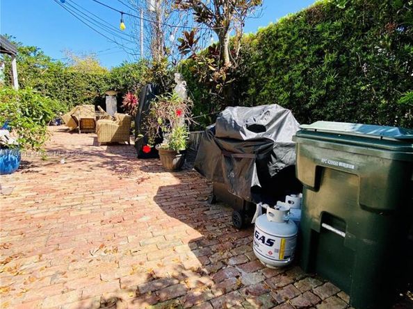 1135 SW 62nd Ave, West Miami FL 33144