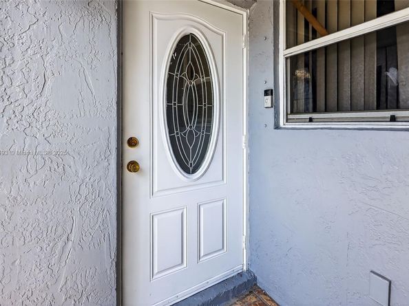 3211 NW 191st St, Miami Gardens FL 33056