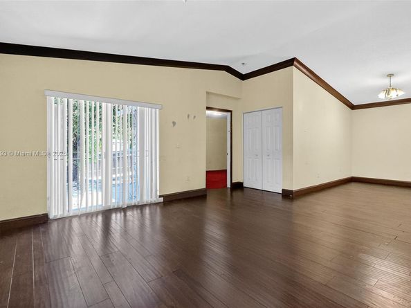 3211 NW 191st St, Miami Gardens FL 33056