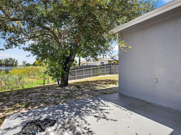 3211 NW 191st St, Miami Gardens FL 33056