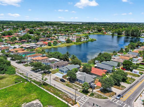 3211 NW 191st St, Miami Gardens FL 33056