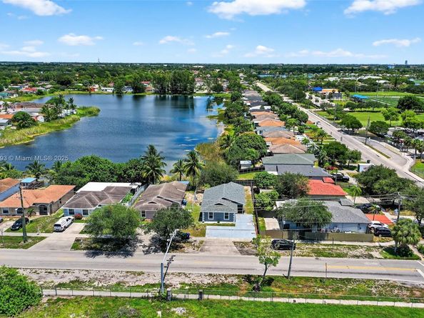 3211 NW 191st St, Miami Gardens FL 33056