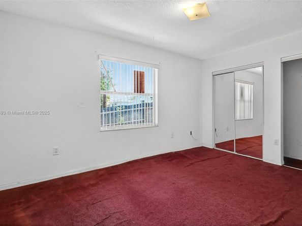 3211 NW 191st St, Miami Gardens FL 33056