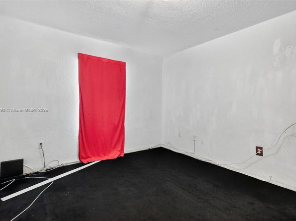 3211 NW 191st St, Miami Gardens FL 33056