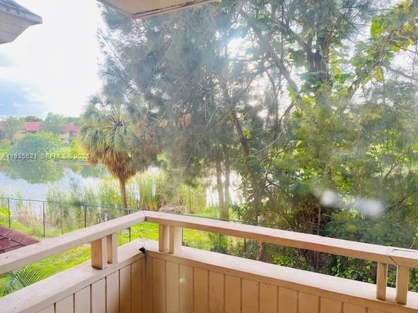 17530 NW 68th Ave C2007, Hialeah FL 33015