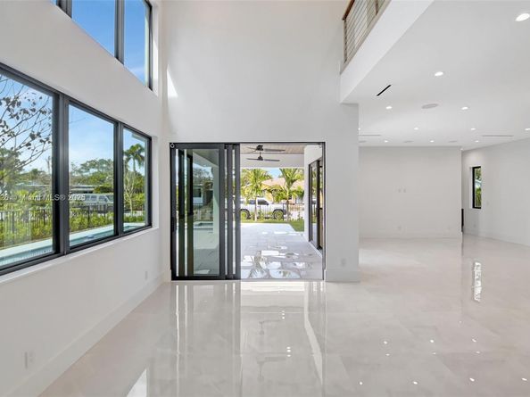 1419 N Lakeside Dr, Lake Worth FL 33460