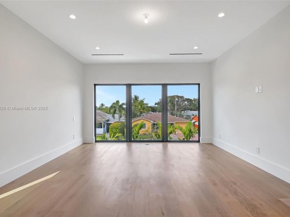 1419 N Lakeside Dr, Lake Worth FL 33460