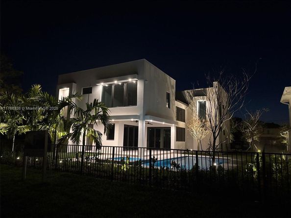 1419 N Lakeside Dr, Lake Worth FL 33460