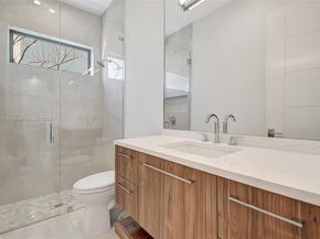 1419 N Lakeside Dr, Lake Worth FL 33460