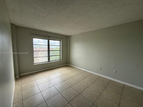 4174 Inverrary Dr 604, Lauderhill FL 33319