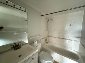4174 Inverrary Dr 604, Lauderhill FL 33319