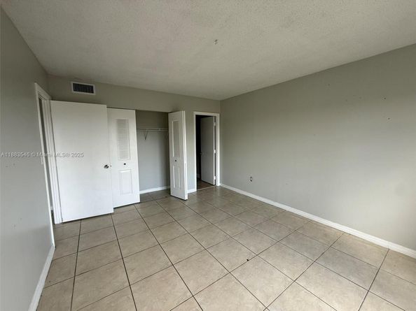 4174 Inverrary Dr 604, Lauderhill FL 33319