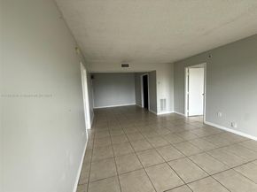4174 Inverrary Dr 604, Lauderhill FL 33319