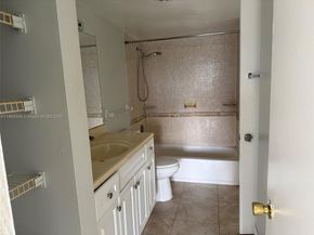 4174 Inverrary Dr 604, Lauderhill FL 33319