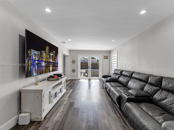 13305 SW 22nd Ter, Miami FL 33175