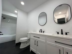7951 SW 30th St, Davie FL 33328