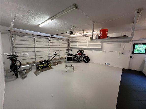 7951 SW 30th St, Davie FL 33328