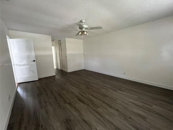 7951 SW 30th St, Davie FL 33328