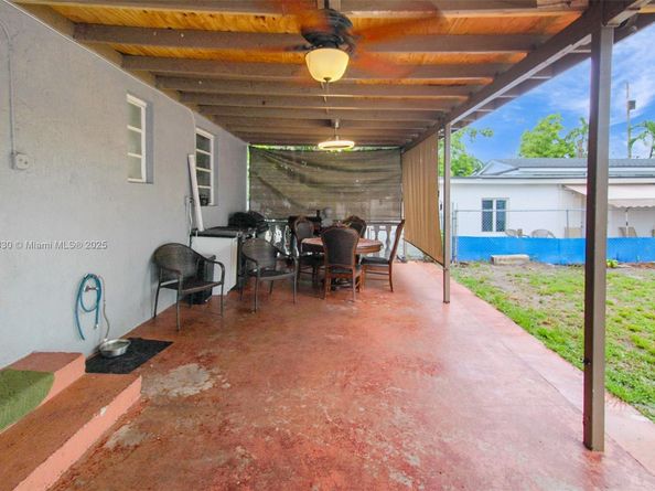 466 E 19th St, Hialeah FL 33013