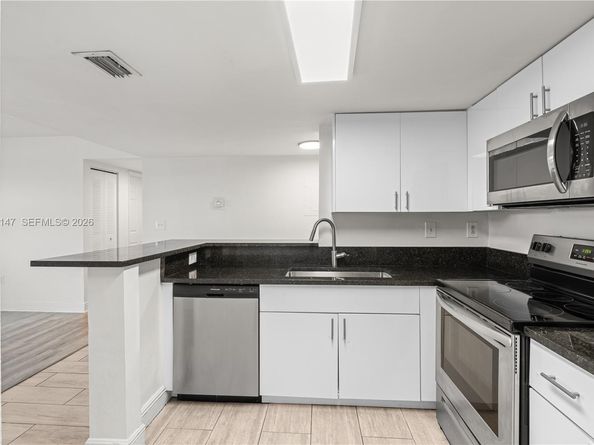 9821 Nob Hill Ct 9821, Sunrise FL 33351