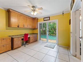 10100 SW 50th Ct, Cooper City FL 33328