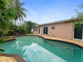 10100 SW 50th Ct, Cooper City FL 33328