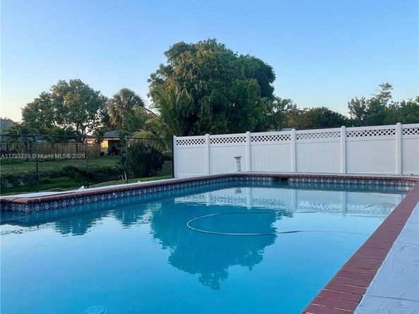 8588 NW 27th Dr, Coral Springs FL 33065
