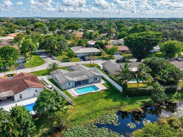 8588 NW 27th Dr, Coral Springs FL 33065