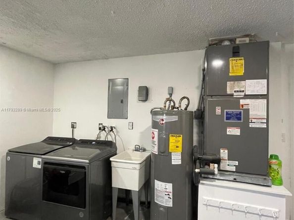 8588 NW 27th Dr, Coral Springs FL 33065