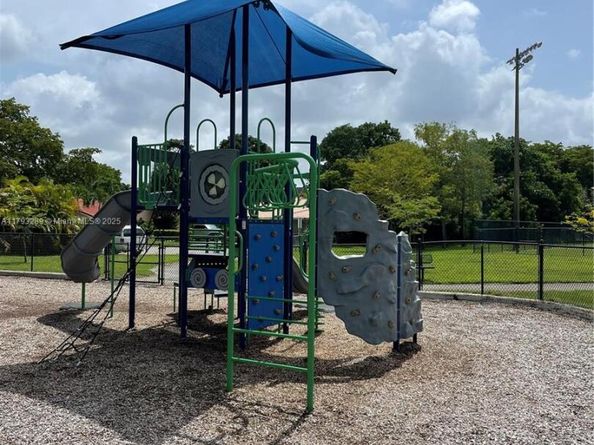 8588 NW 27th Dr, Coral Springs FL 33065