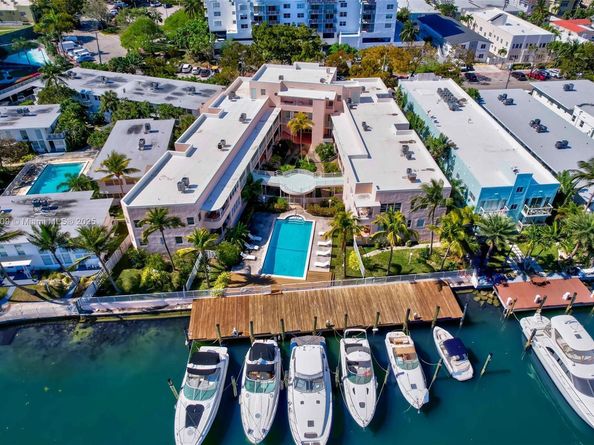 6881 Bay Dr 3, Miami Beach FL 33141