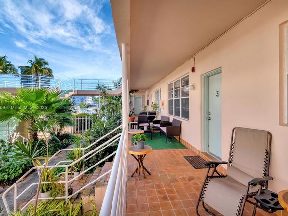 6881 Bay Dr 3, Miami Beach FL 33141