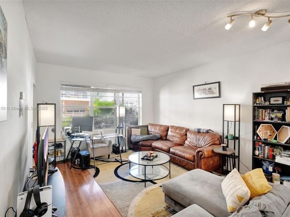 6881 Bay Dr 3, Miami Beach FL 33141