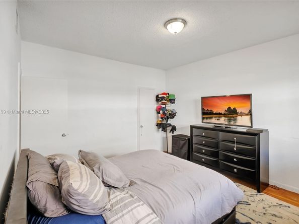 6881 Bay Dr 3, Miami Beach FL 33141