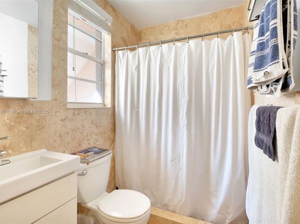 6881 Bay Dr 3, Miami Beach FL 33141